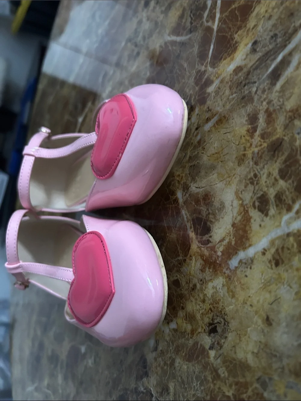 Tory Burch Girls Pink T-Strap Sandals with Hot Pink Heart Appliques, size 4y